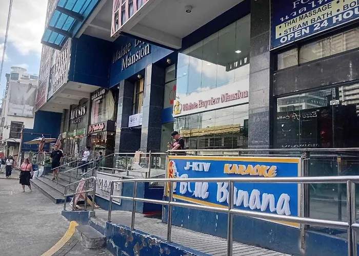 Bay View Mansion Malate By Carnivale Hotel 2*